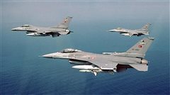 Παρενόχλησαν το ελικόπτερο που μετέφερε τον υφυπουργό Εθνικής Αμυνας