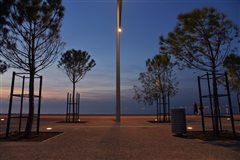 Θεσσαλονίκη: 22χρονος βούτηξε στον Θερμαϊκό και τον πήρε ασθενοφόρο