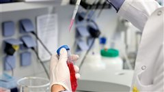 Ρεκόρ νέων κρουσμάτων κορονοϊού καταγράφονται σε όλες τις περιοχές του πλανήτη