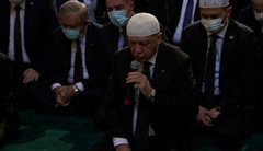 Αγιά Σοφιά: Μια ιστορία βεβήλωσης σε εικόνες