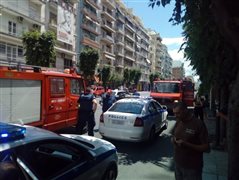 Θεσσαλονίκη: Πτώση φλεγόμενης γυναίκας από μπαλκόνι (βιντεο)