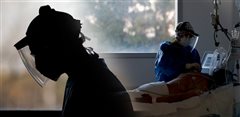 Κορονοϊός: Γέμισαν σχεδόν όλες οι ΜΕΘ στη Λάρισα - «Αντέχουμε μισή εφημερία ακόμη»
