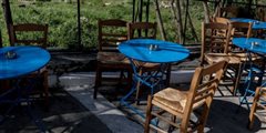 Θεσσαλονίκη: Άνοιξαν κέντρο δεξιώσεων, καφετέρια και κομμωτήριο παρά την απαγόρευση