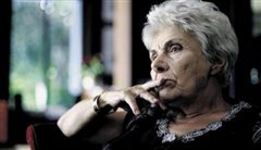 Πέθανε η κορυφαία Ελληνίδα ποιήτρια, Κική Δημουλά