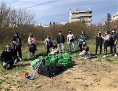 Καλαμαριά: Εθελοντές καθάρισαν δασάκι - Βρήκαν κουτί αναψυκτικού από την εποχή της δραχμής! (φωτο)