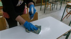 Καλαμαριά: Ανακοίνωση - Κάλεσμα των εργαζομένων του δήμου για τις σχολικές καθαρίστριες