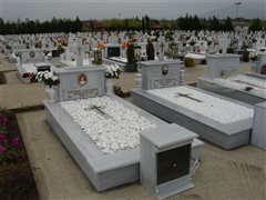 38χρονος αυτοκτόνησε πάνω από τον τάφο φίλο του