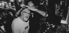 Ποιος είναι ο DJ που έχασε τη ζωή του από ηλεκτροπληξία σε γνωστό μπαρ