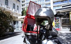 Καύσωνας: «Στοπ» στα delivery σήμερα για 5 ώρες