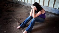 Θεσσαλονίκη: 22χρονη κατήγγειλε ότι την βίασαν τρεις νεαροί σε τουαλέτα μπαρ