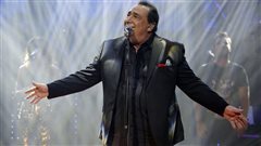 Έφυγε χωρίς να το πει: Ο λόγος που ο Βασίλης Καρράς παράτησε πληγωμένος για 2 χρόνια το τραγούδι
