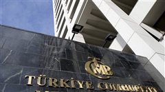 Σε νευρική κρίση η Τουρκία: «Βουτιά» της λίρας