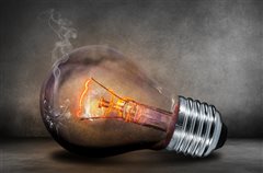 Υποχρεωτική μείωση ρεύματος: Τι ποινές θα έχουν όσοι δεν «σβήνουν τα φώτα» 5 ώρες τη μέρα