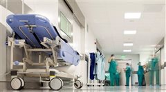 Σε κλοιό γρίπης η χώρα: 13 θάνατοι και 59 βαριά περιστατικά