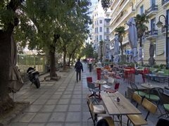 Ανάπλαση πλατειών και πράσινα δώματα σε σχολεία της Θεσσαλονίκης