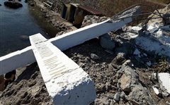 Άγνωστοι κατέστρεψαν το μεγάλο σταυρό που είχε τοποθετηθεί στη Μυτιλήνη