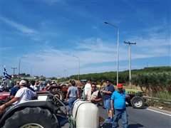 Κάτοικοι του Αγίου Μάμα Χαλκιδικής απέκλεισαν την Επαρχιακή Οδό