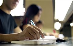 Τελευταία διορία για εγγραφή σε γυμνάσια, λύκεια