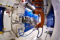 Τι απαντά η κυβέρνηση για την ιατρική τεχνολογία του CERN που δεν θα έρθει στην Ελλάδα