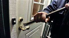 Θεσσαλονίκη: Έπιασαν άντρα που ''άνοιξε'' 63 σπίτια!